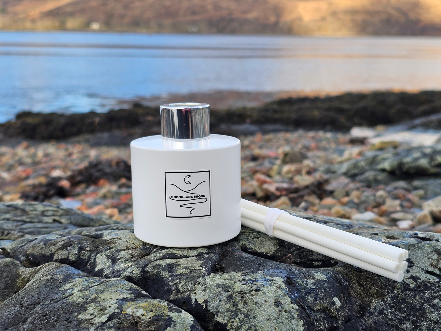 Reed Diffuser in a Matt White or Black Glass Vessel